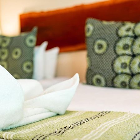 Bayete Guest Lodge Victoria Falls Eksteriør billede