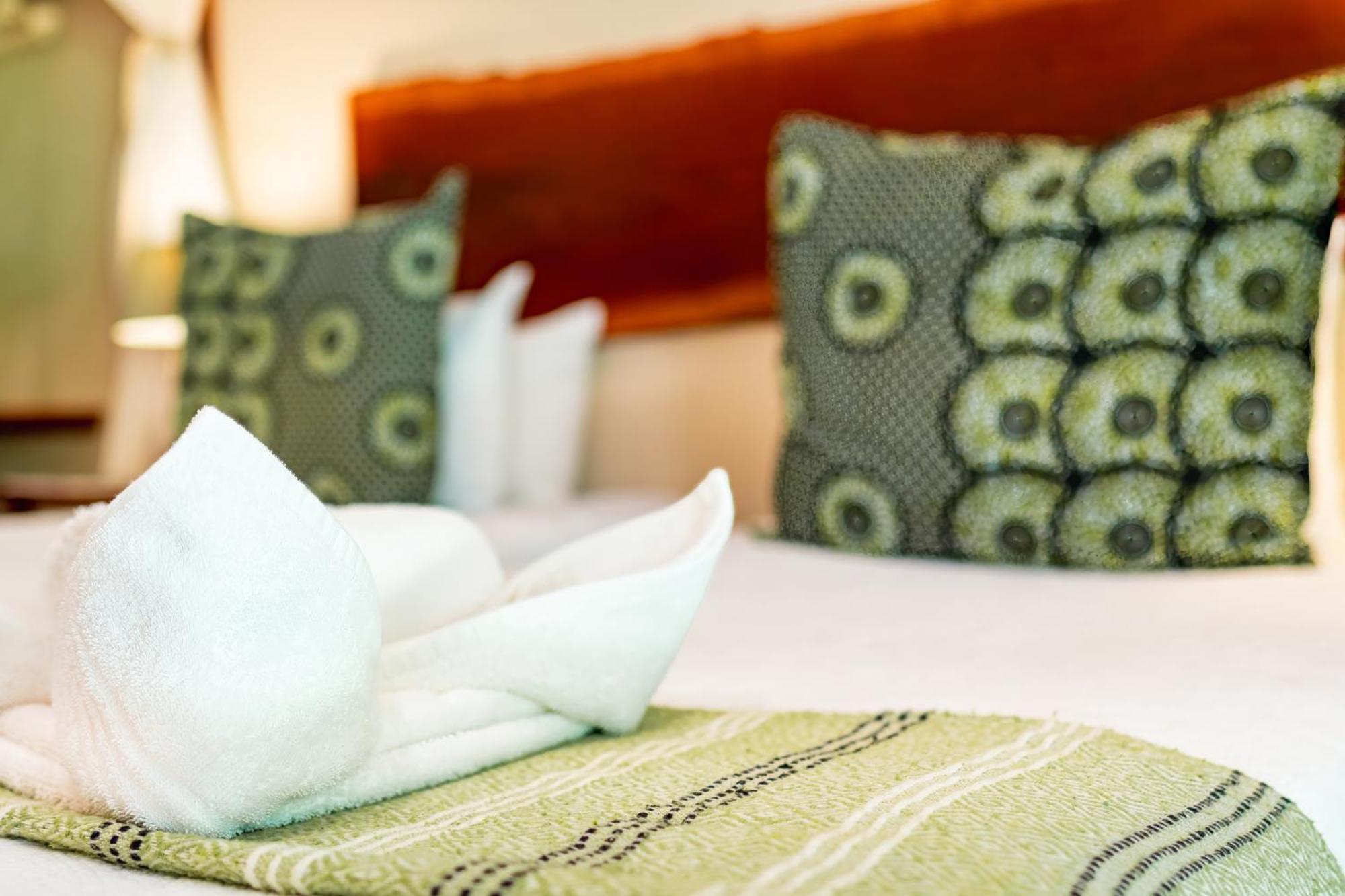 Bayete Guest Lodge Victoria Falls Eksteriør billede