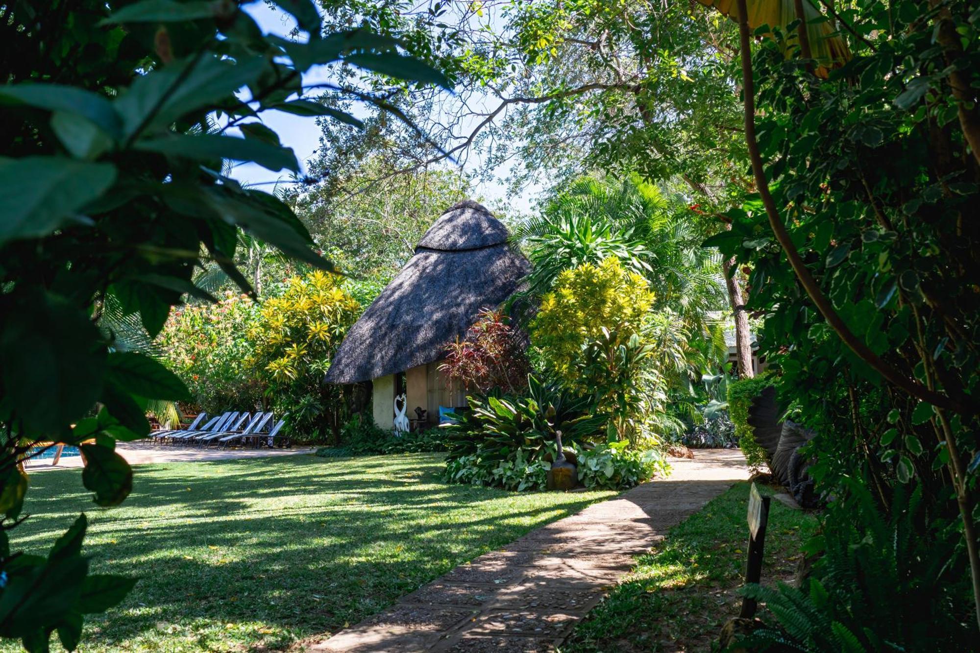 Bayete Guest Lodge Victoria Falls Eksteriør billede